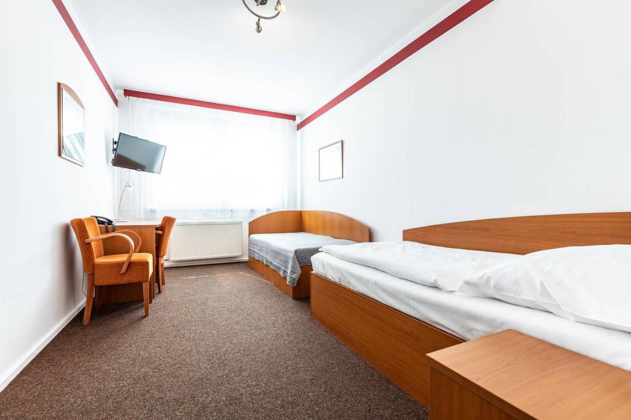 Hotel Krystal Hodonín المظهر الخارجي الصورة