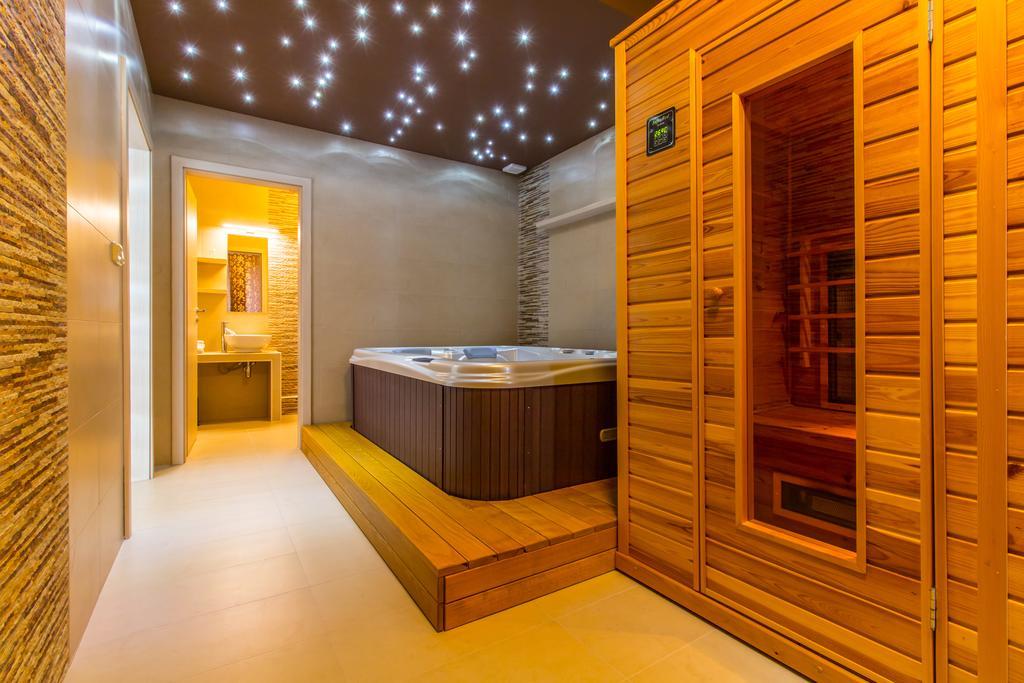 Hotel Krystal Hodonín المظهر الخارجي الصورة