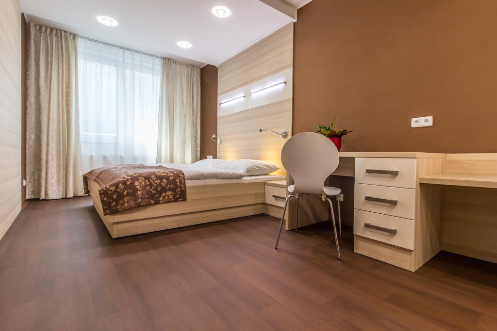 Hotel Krystal Hodonín المظهر الخارجي الصورة